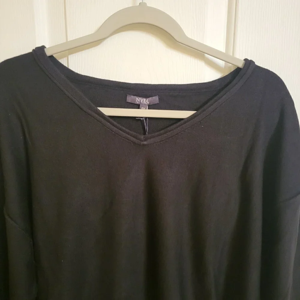 NYDJ Dolman long Sleeve V-neck Black Sweater Size OX NWT - Picture 3 of 13